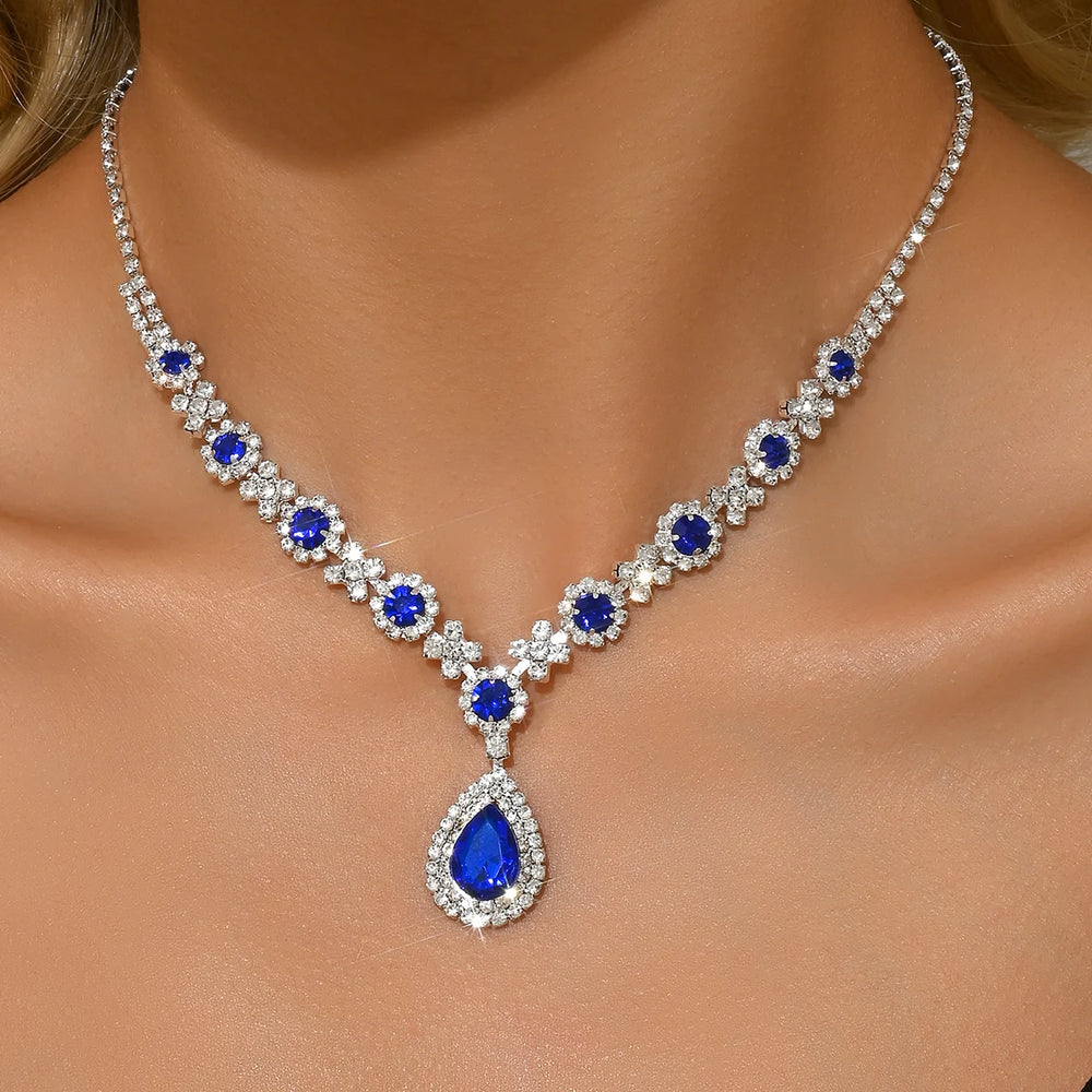 1PC Women's Fashion Waterdrop Flower Design Necklace Jewelry Suitable for Date, Party, close-up view