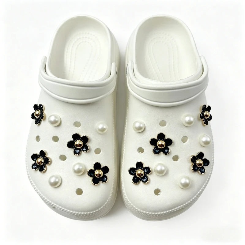 3D Daisy Pearl Shoe Charms Set for Slide close-up view