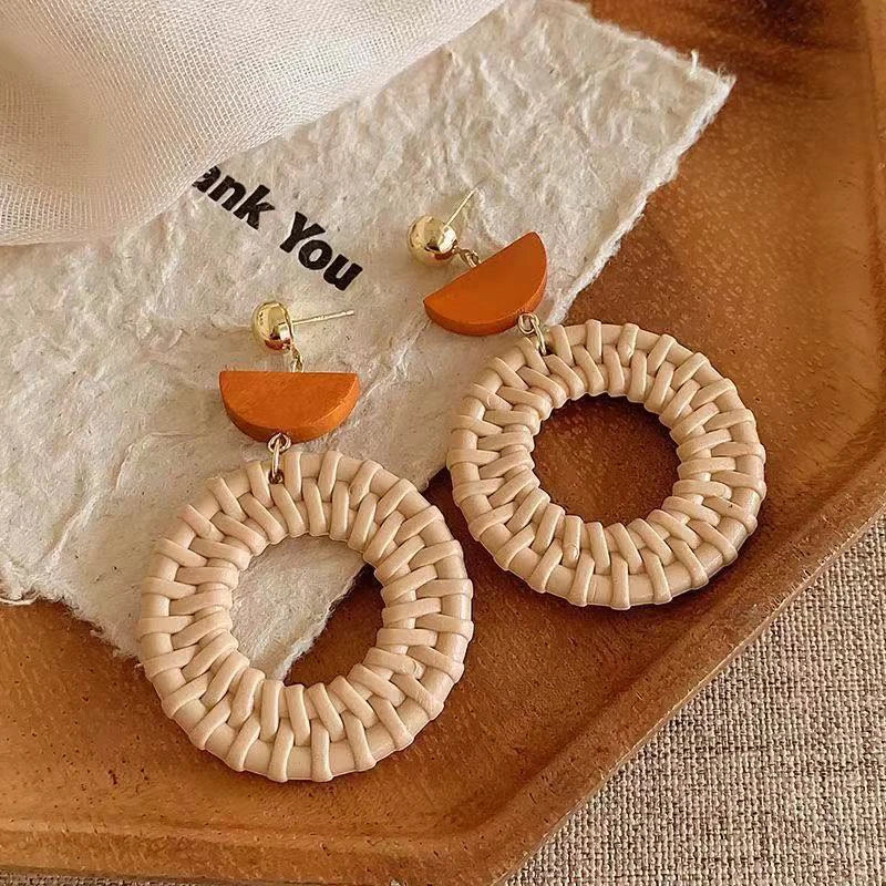 Cute Summer Flower Earrings Handmade Vacation Bohemian Earrings Exaggerated Beach Wome close-up view