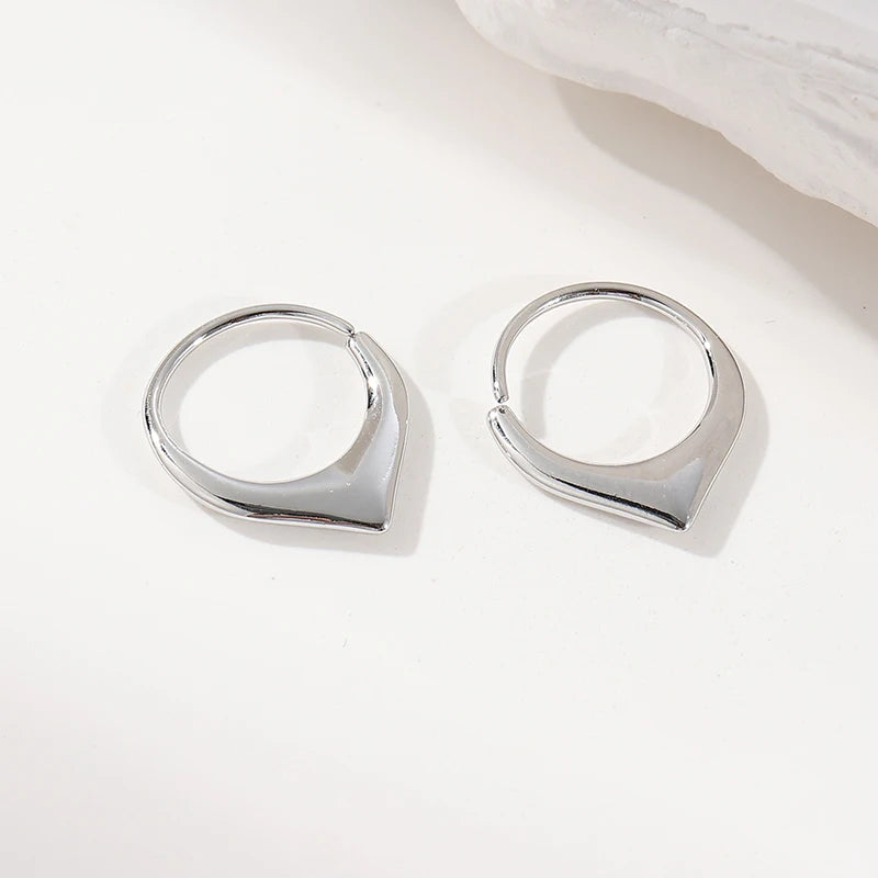 Simple Fashion Silver Color Metal Carving Pattern Hoop Earrings for Women Anniversary Pa detail view