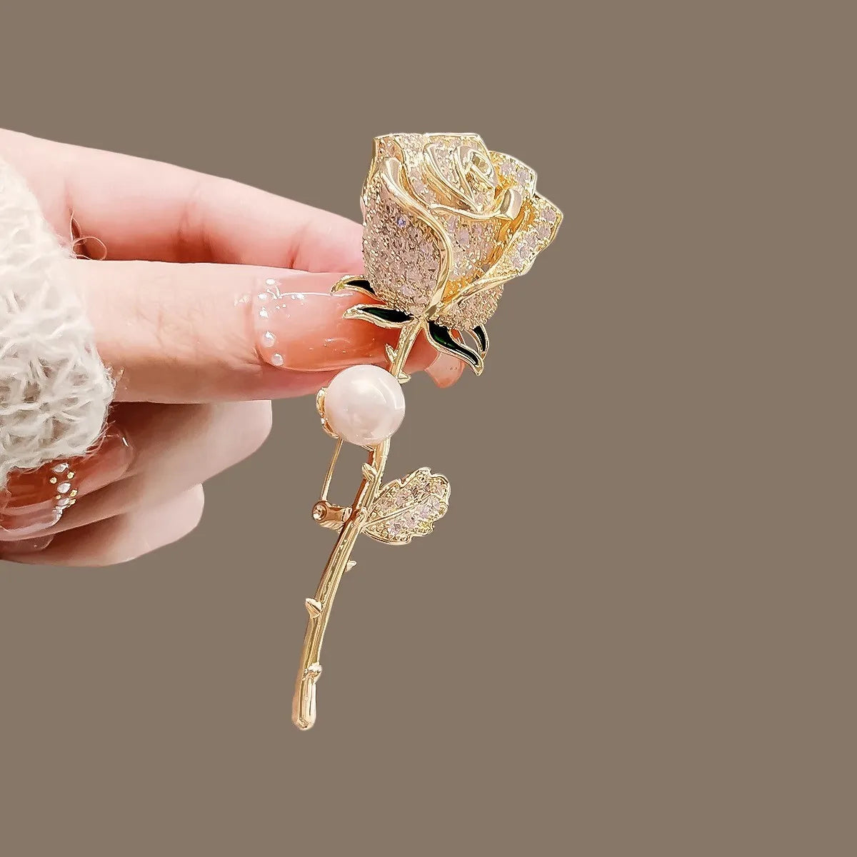 Retro Blue Crystal Big Waterdrop Pendant Brooch for Women Full of Rhinestone Brooch Pin Clothing Accessories Vintage Jewelry