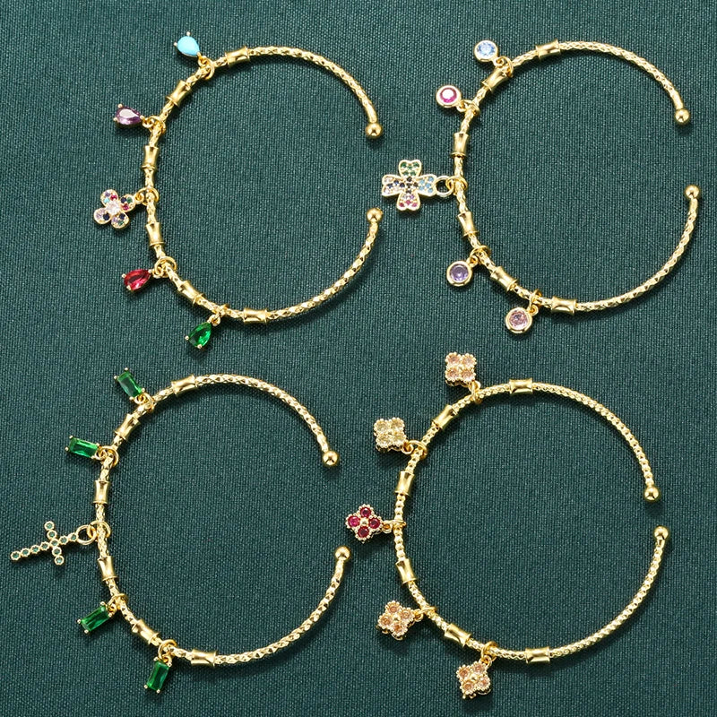 Candy Bracelet Ladies Golden Color Romantic Round Charm Bracelet Ladies Birthday Gift close-up view