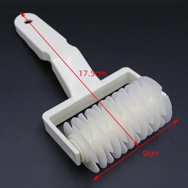 Lattice Pizza Cutter Wheel | Pastry Roller for Wellington and Baking detail view
