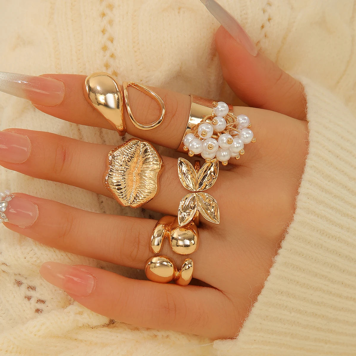 Fashionable Punk Style Exaggerated lip Butterfly Pearl Fish Tail Ring Gold Set, Suitable For Fashion