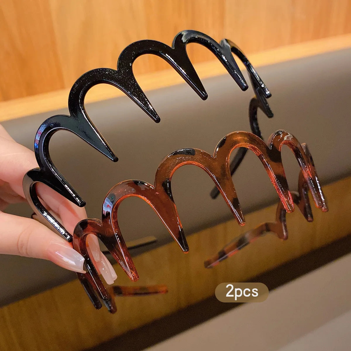 2 Red Hair Clips with Teeth Anti-Slip Daily Hair Accessories detail view