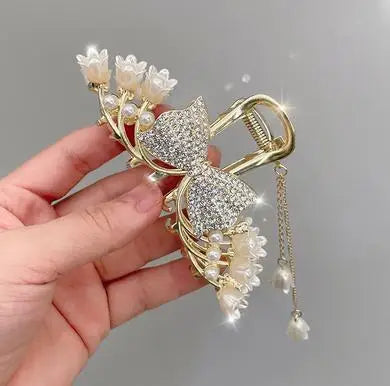 Elegant Butterfly/Flower Hair Claw Clips Gold Color Alloy Hairpins Ponytail Holder Pearls Pendant Headpieces for Women Girls