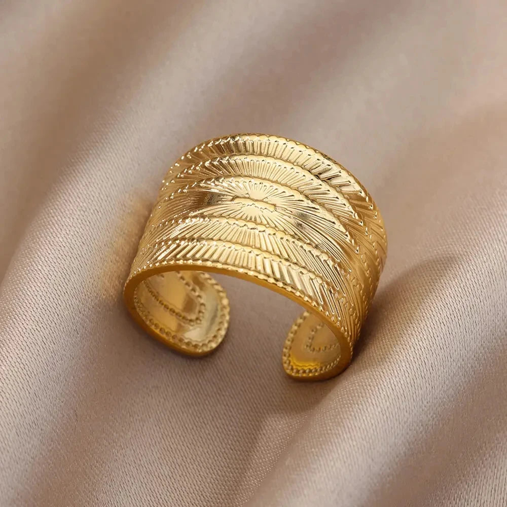 316L Stainless Steel Rings for Women Gold Color Never Fade Luxury Classic rings weddin close-up view