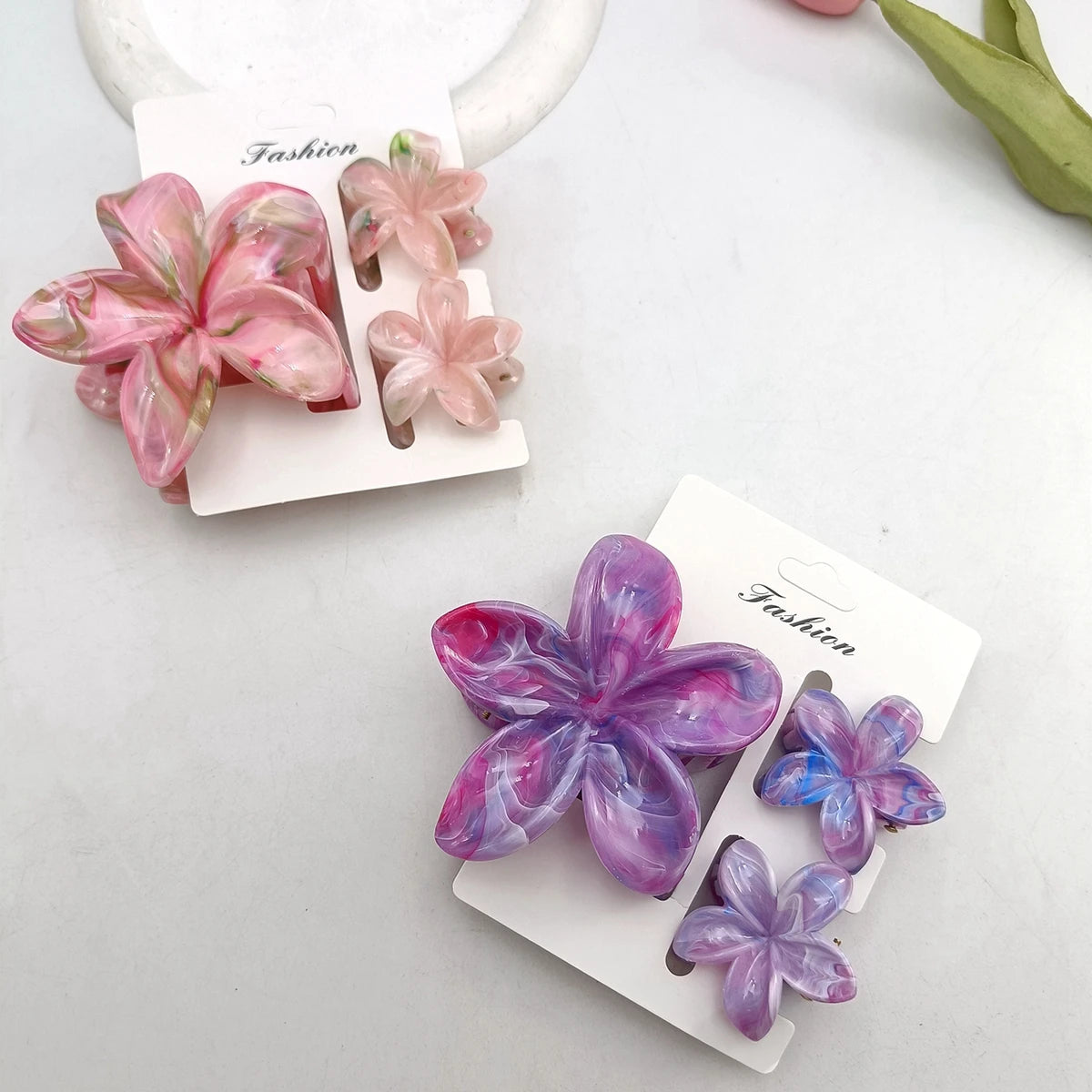 3/6/9/12PCS Hawaiian Gradient Flower Hair Claw Clip For Women Girl Fashion Plastic Non close-up view