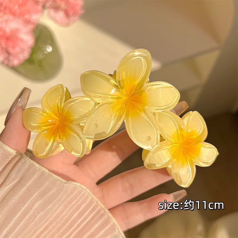 1/2pcs Fashion Gradient Egg Flower Hair Claws Clip For Women Sweet Acrylic Girls Hair lifestyle view