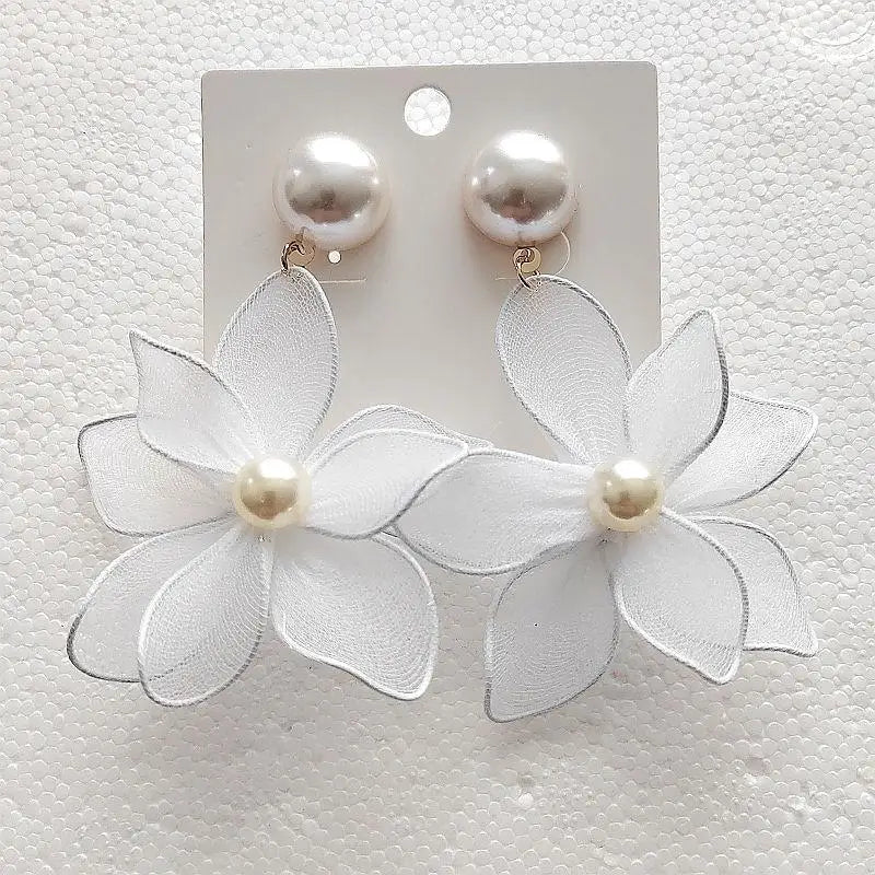 1 Pair Trendy Elegant Ear Accessories Jewelry Temperament Exaggerated Imitation Pearl lifestyle view
