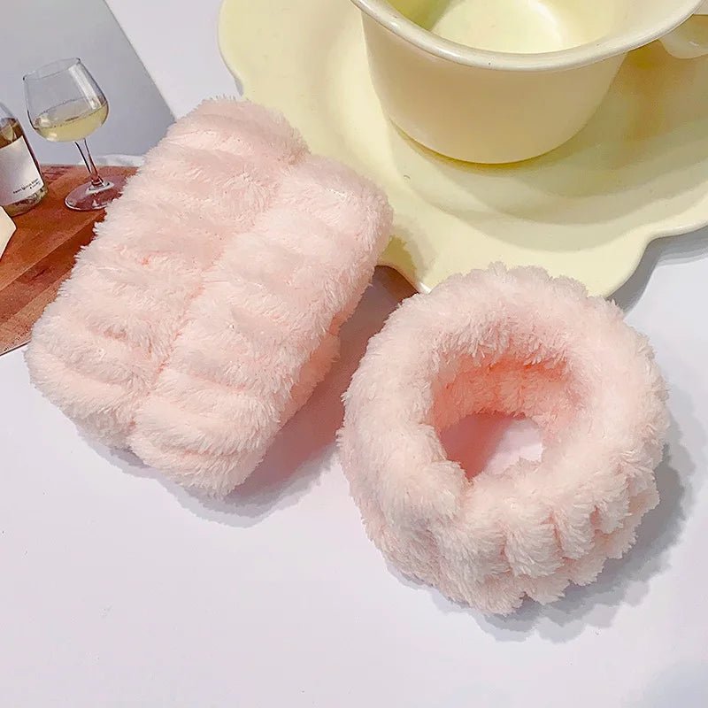 Wrist Washband Microfiber Wrist Wash Towel Band Wristband Scrunchies for Wash Face Abs close-up view