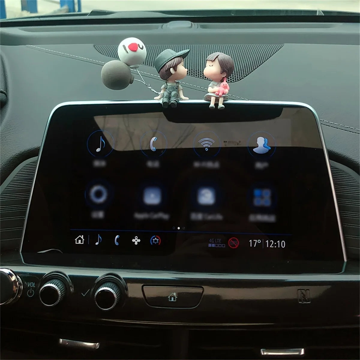 Cute Ornaments Couple Action Figurines Balloons For Car Dashboard Decoration