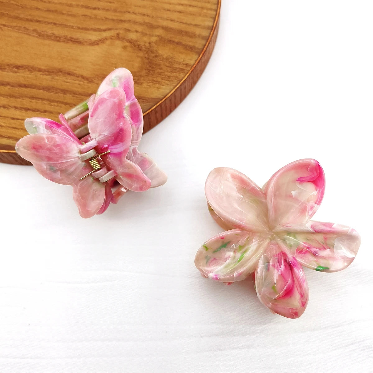 3/6/9/12PCS Hawaiian Gradient Flower Hair Claw Clip For Women Girl Fashion Plastic Non close-up view