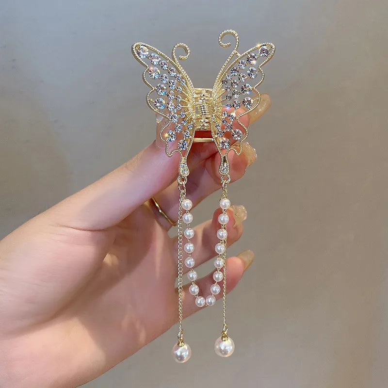 AWAYTR Shark Crab Clips Girls Hairpin Hair Accessories Korean Women Simple Hair Claw lifestyle view