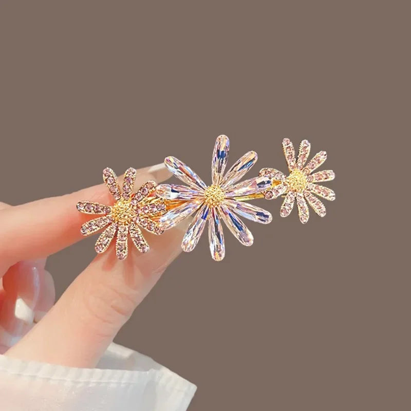 Korean Style Crystal Daisy Flower Hair Clip Spring Clip High-end Women's Back of Head Half-tied Hairpin Alloy Hair Accessories