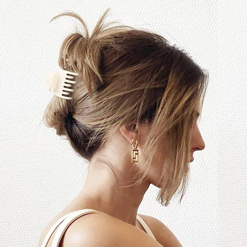 Banana for Hair Clip Barrette Buckle for Hair Small Hairpins for A Woman Hair Clamps L close-up view