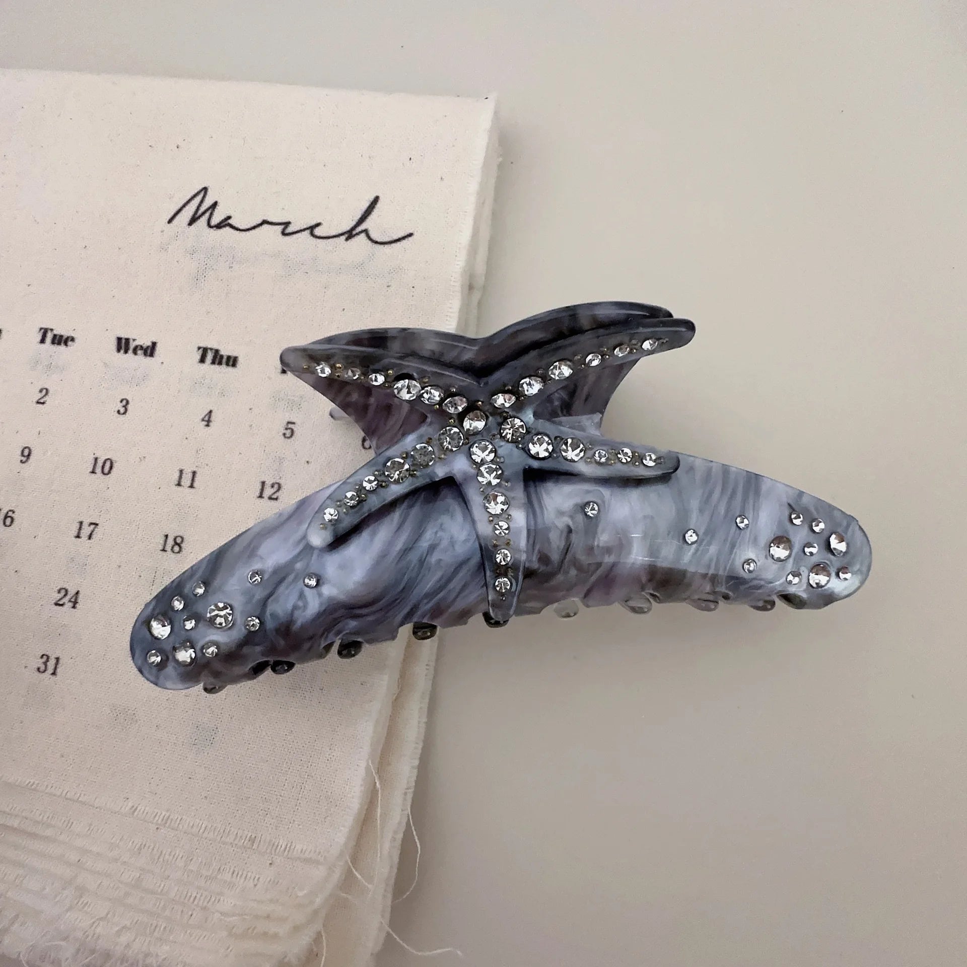 1 diamond-encrusted starfish hair grab super large shark clip three-dimensional acetic acid color hair grab clip