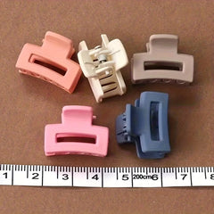 5/10/20/30 Pieces of Colorful, Small-Sized Kid’s Clip-On Hair Accessories with a Latti close-up view
