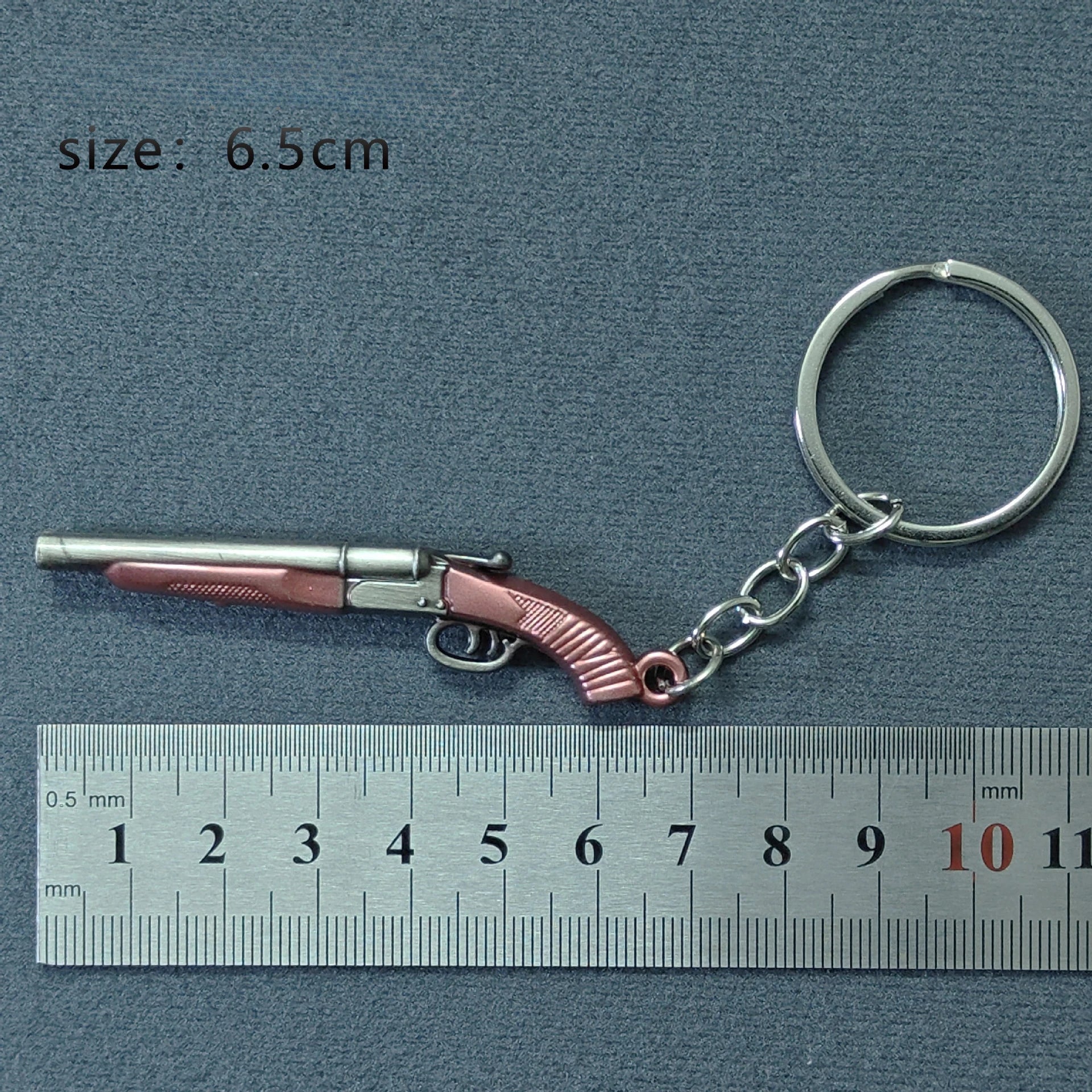 Mini Keychain Pendant Peace Elite 98k Alloy Gun Model PUBG Battlefield Boy Toy Handsom close-up view