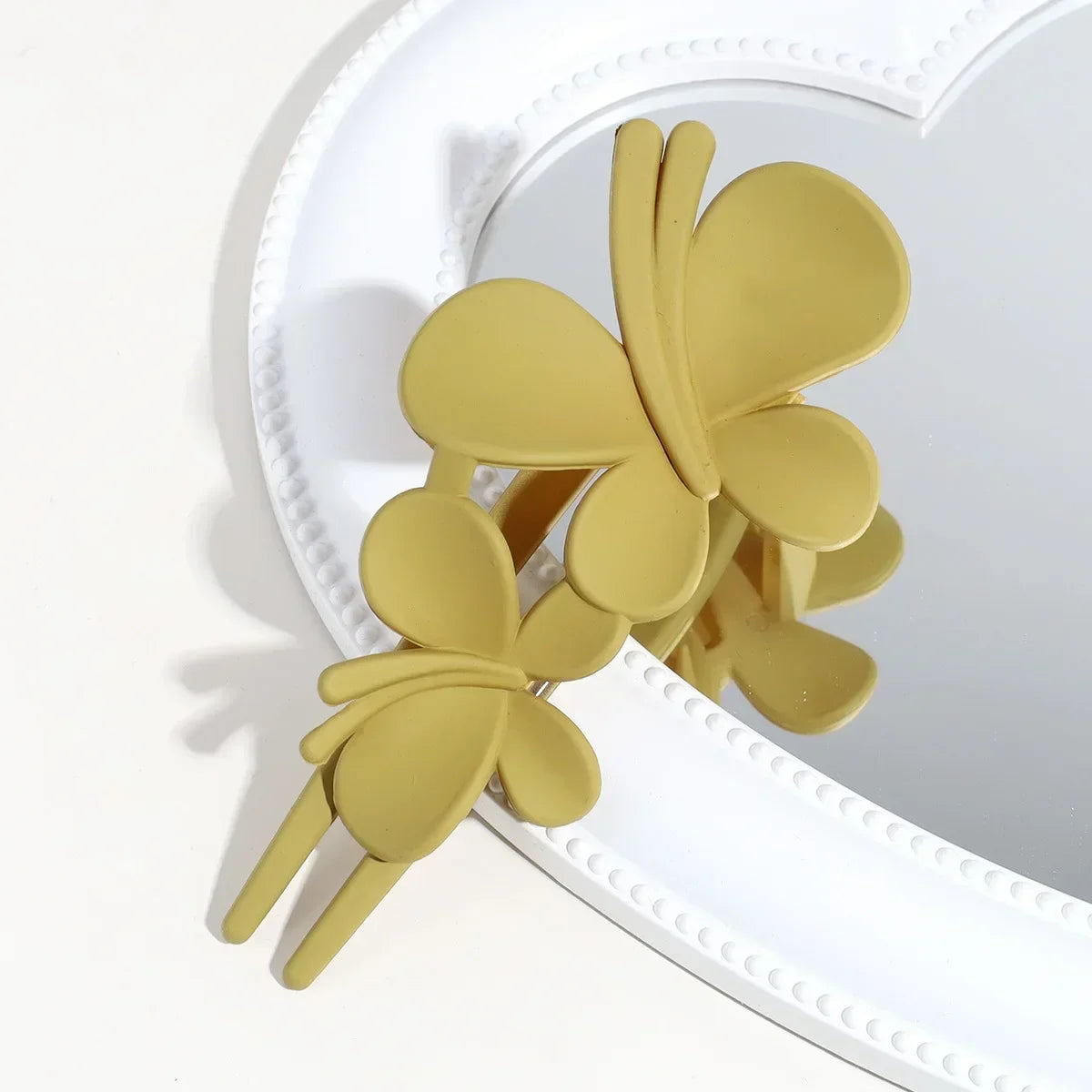 Butterfly Hairpin Solid Color Acrylic Hair Clips Claw Duckbill Ponytail Styling Headwear Women Hair Accessories Fashion Barrette