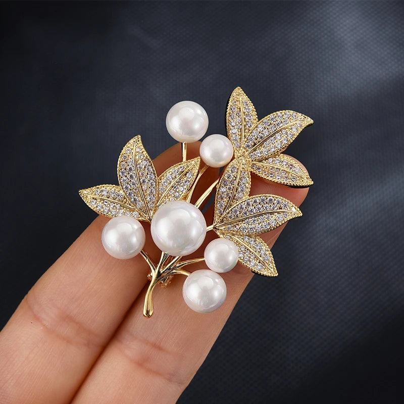 Retro Blue Crystal Big Waterdrop Pendant Brooch for Women Full of Rhinestone Brooch Pin Clothing Accessories Vintage Jewelry