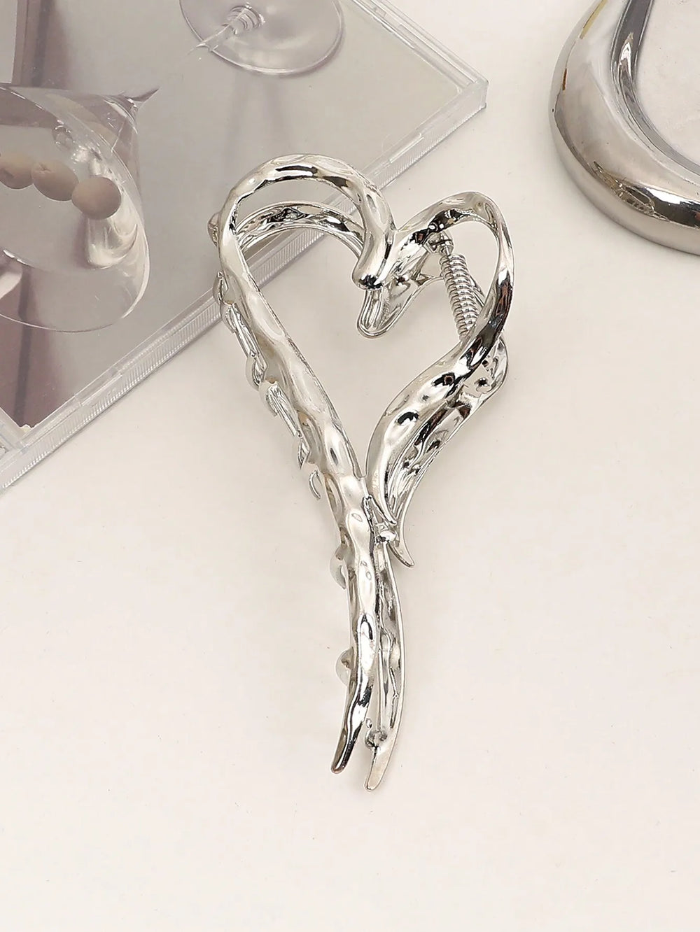 1Pcs Sliver Elegant Love Design Hair Barrettes Ornament Heart Golden Hair Claw Clip,Larg detail view