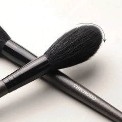 Professional Goat Hair Face Makeup Brush | Highlighter & Blush Brush detail view