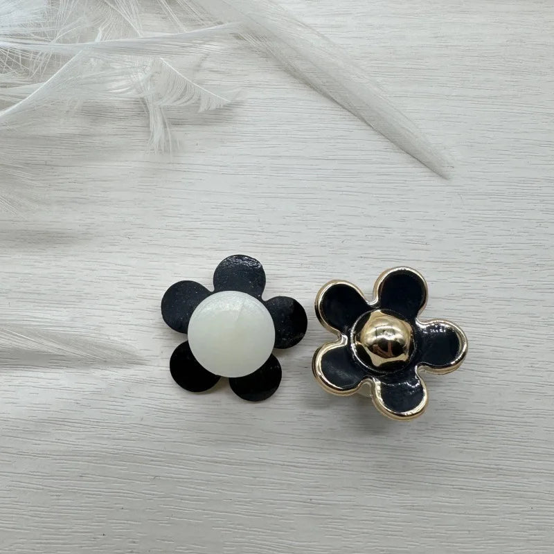 3D Daisy Pearl Shoe Charms Set for Slide additional angle