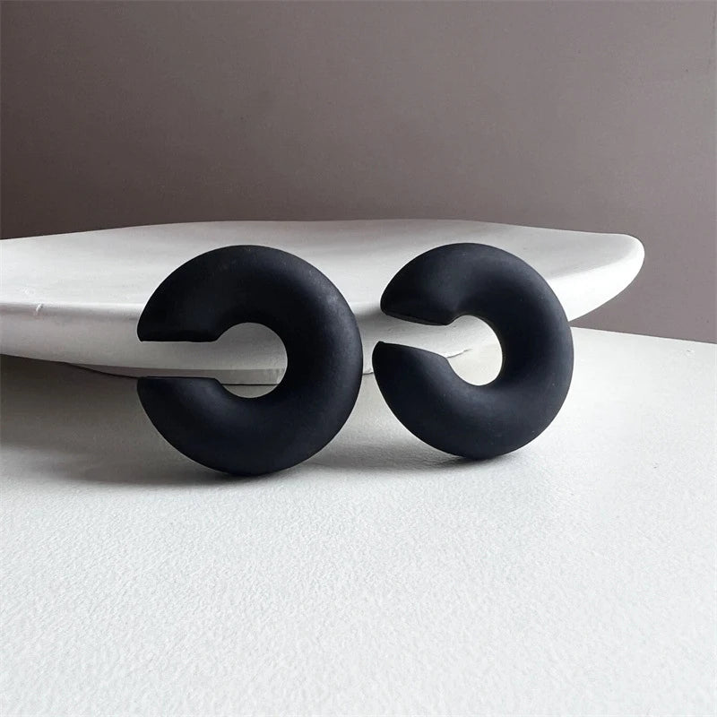 1 Pair Simple Round Circle Clip Earrings For Women C Shape Acrylic Red Blue Black Pink N detail view