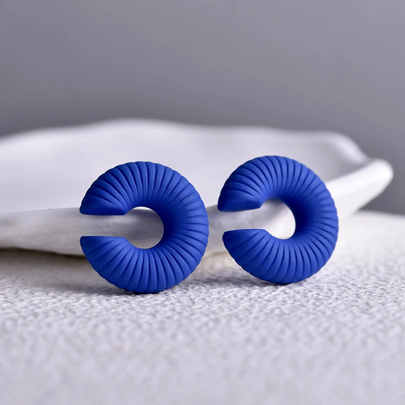 1 Pair Simple Round Circle Clip Earrings For Women C Shape Acrylic Red Blue Black P additional angle