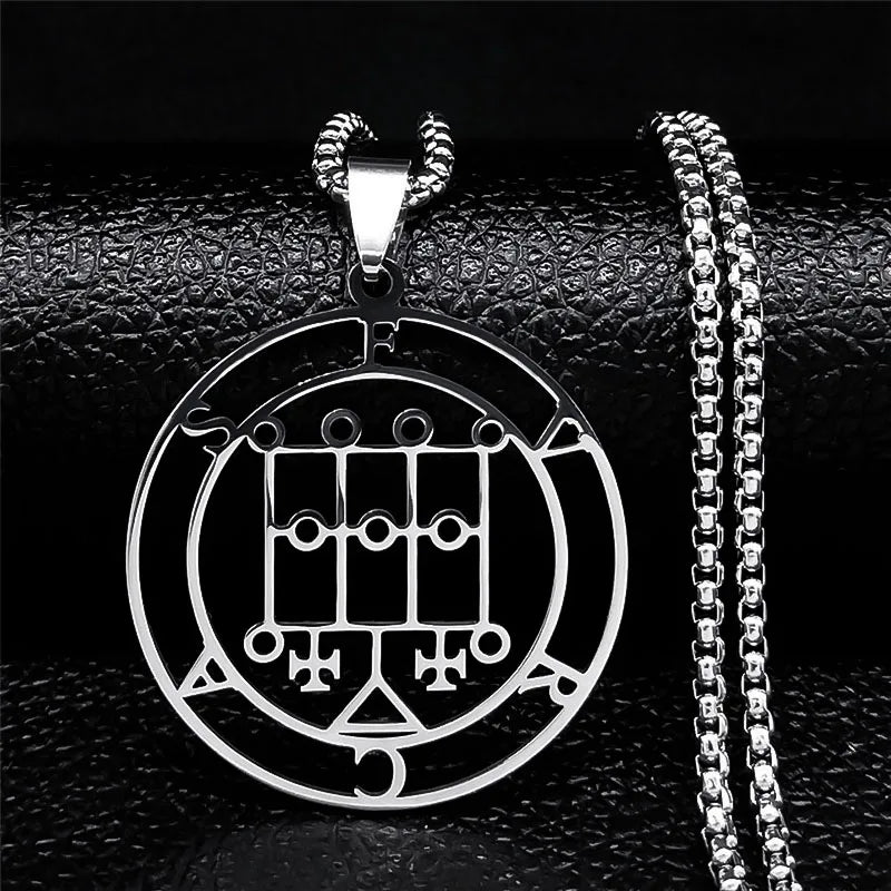 Astaroth Sigil Goetia Stainless Steel Necklace Solomon Demon Seal Satan Sigil sataniqu close-up view