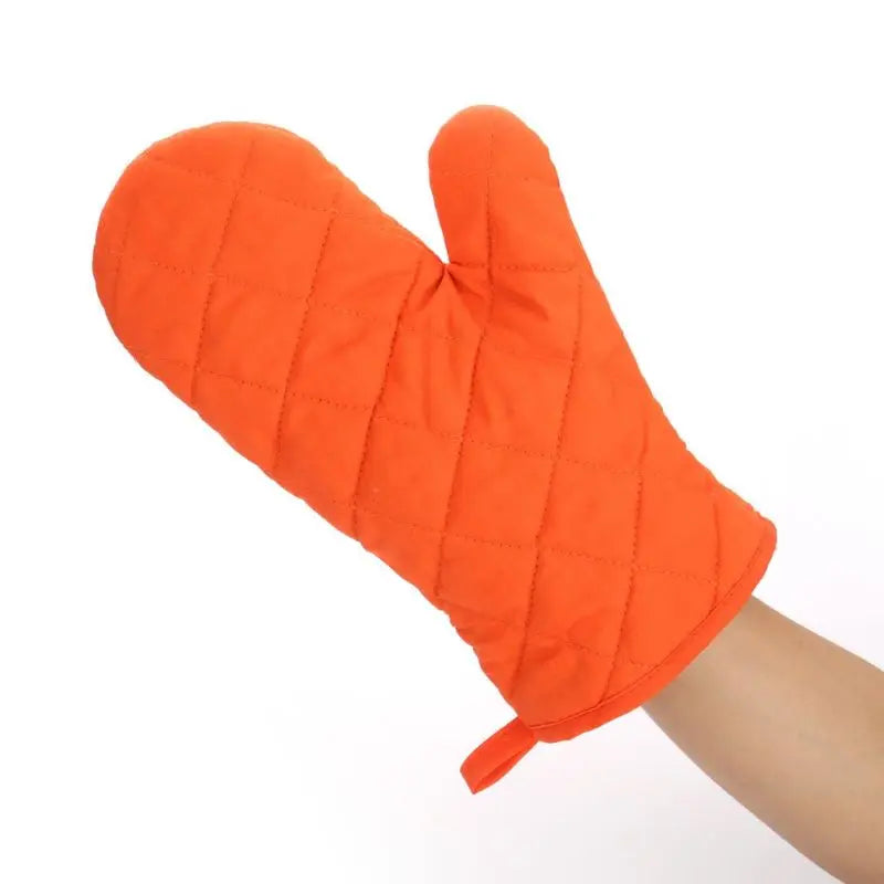 Non Slip Heat Proof Oven Glove | Polyester Cotton Microwave Protector for Baking and lifestyle view