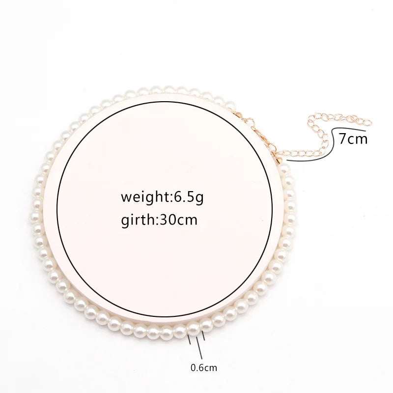 Imitation Pearl Necklace Adjustable Elegant Irregular Beads New Trend Date Wedding Par close-up view