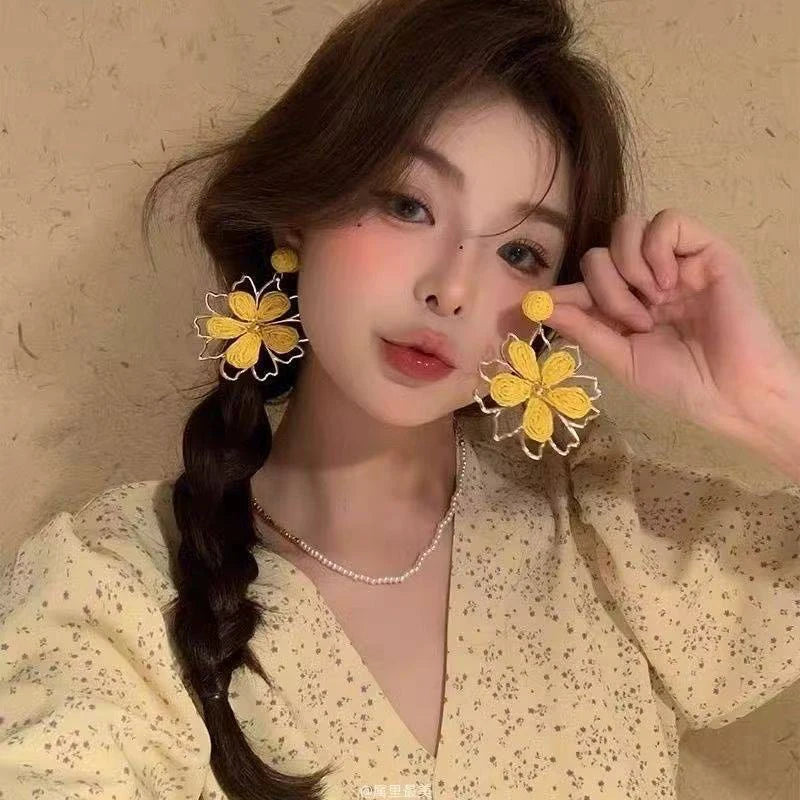 Cute Summer Flower Earrings Handmade Vacation Bohemian Earrings Exaggerated Beach Wome close-up view