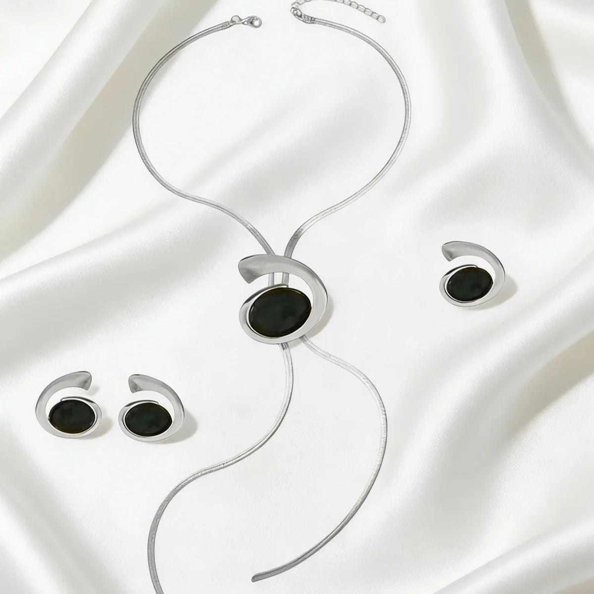 Elegant French Spiral Black Resin Stone /Imitation Baroque Pearl Jewelry Set Women Her close-up view