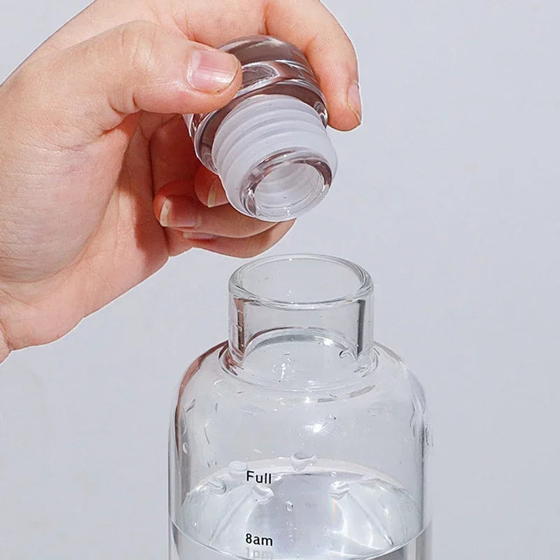 500/750ml Transparent Plastic Water Bottle Time Marker Creative Large Capacity Leakpro close-up view