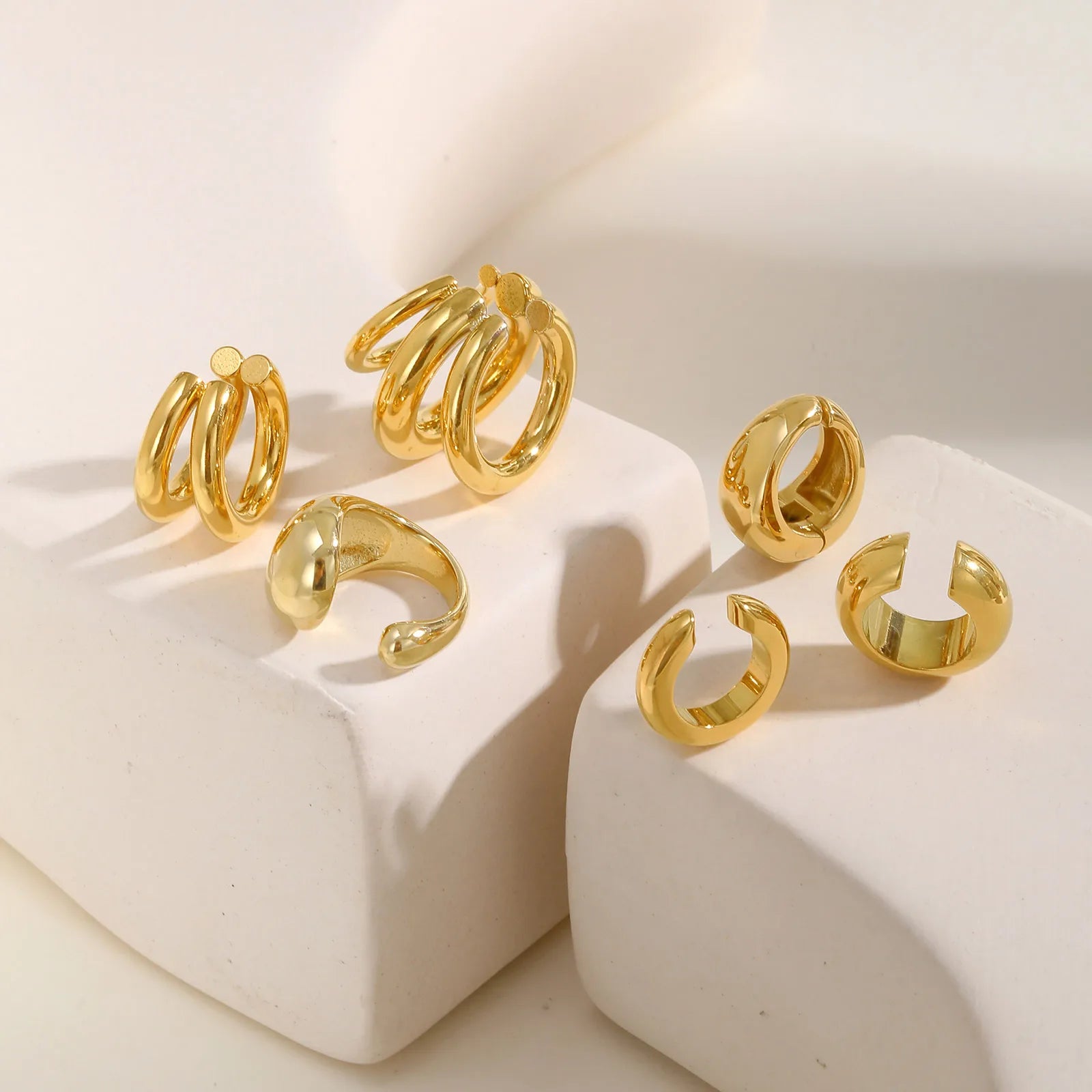 Unique Fake Piercing C-shaped Ear Bone Clip for Women Girl,Water Drop Cartilage Ear Clip detail view