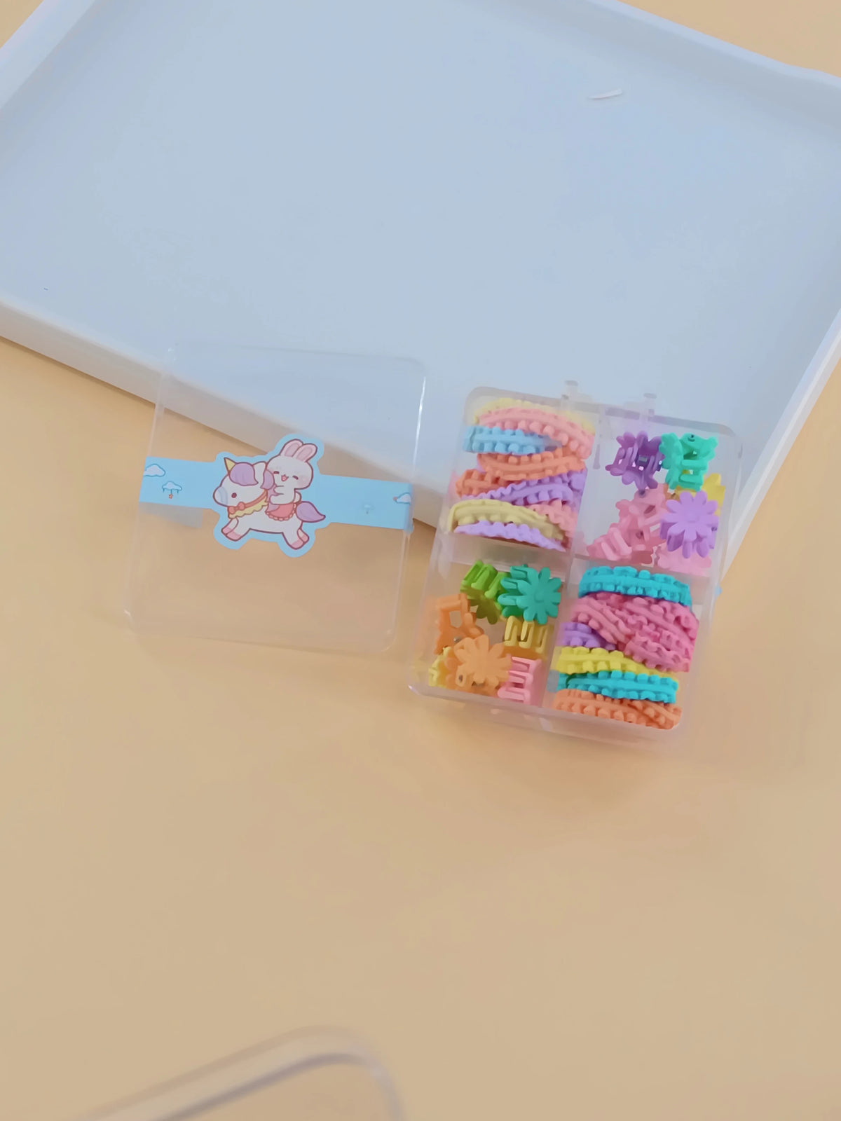 A large quantity of children's cute hair accessory set. Children's hair accessory combination set