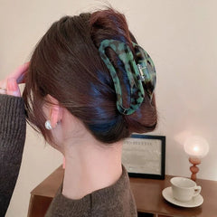 Large Hair Clip Banana for Hair Clamps Ladies Clip Barrette Hairpins for A Woman Hair close-up view