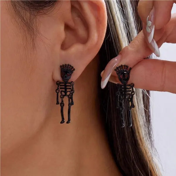 Funny Prank Flies Stud Earrings For Women Realistic Simulation Insect Small Fly Earrin close-up view