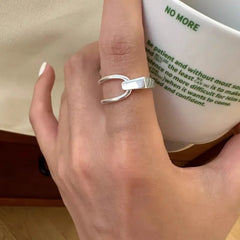 VENTFILLE 925 Sterling Silver Rings INS Fashion Hip Hop Vintage Couples Hollow Lines P close-up view