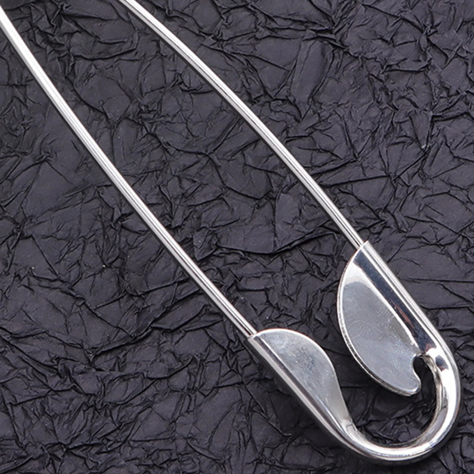 Y2k Style Oversize Fashion Hair Clips Large Hair Claw Clips Women Secure Hold Hair Acc close-up view