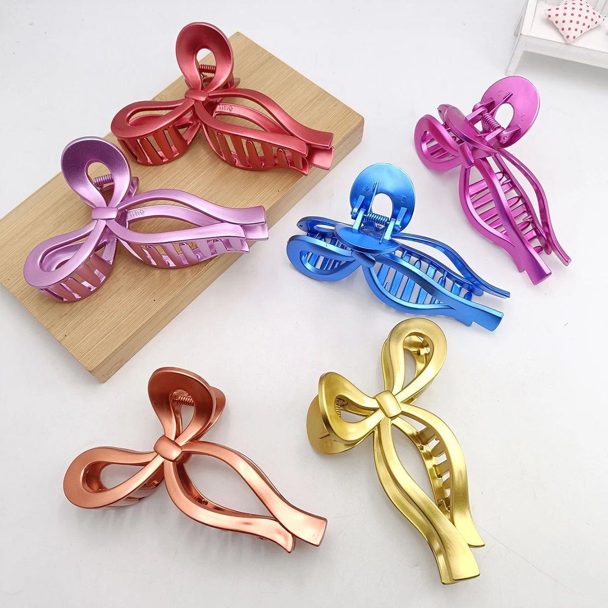 13cm New Elegant Metallic Color Ribbon Bow Hair Clip for Women Large Anti Slip Ponytail Claw Clip Hairpins Crab Hair Accessories