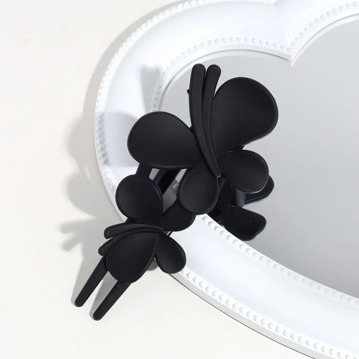Butterfly Hairpin Solid Color Acrylic Hair Clips Claw Duckbill Ponytail Styling Headwear Women Hair Accessories Fashion Barrette