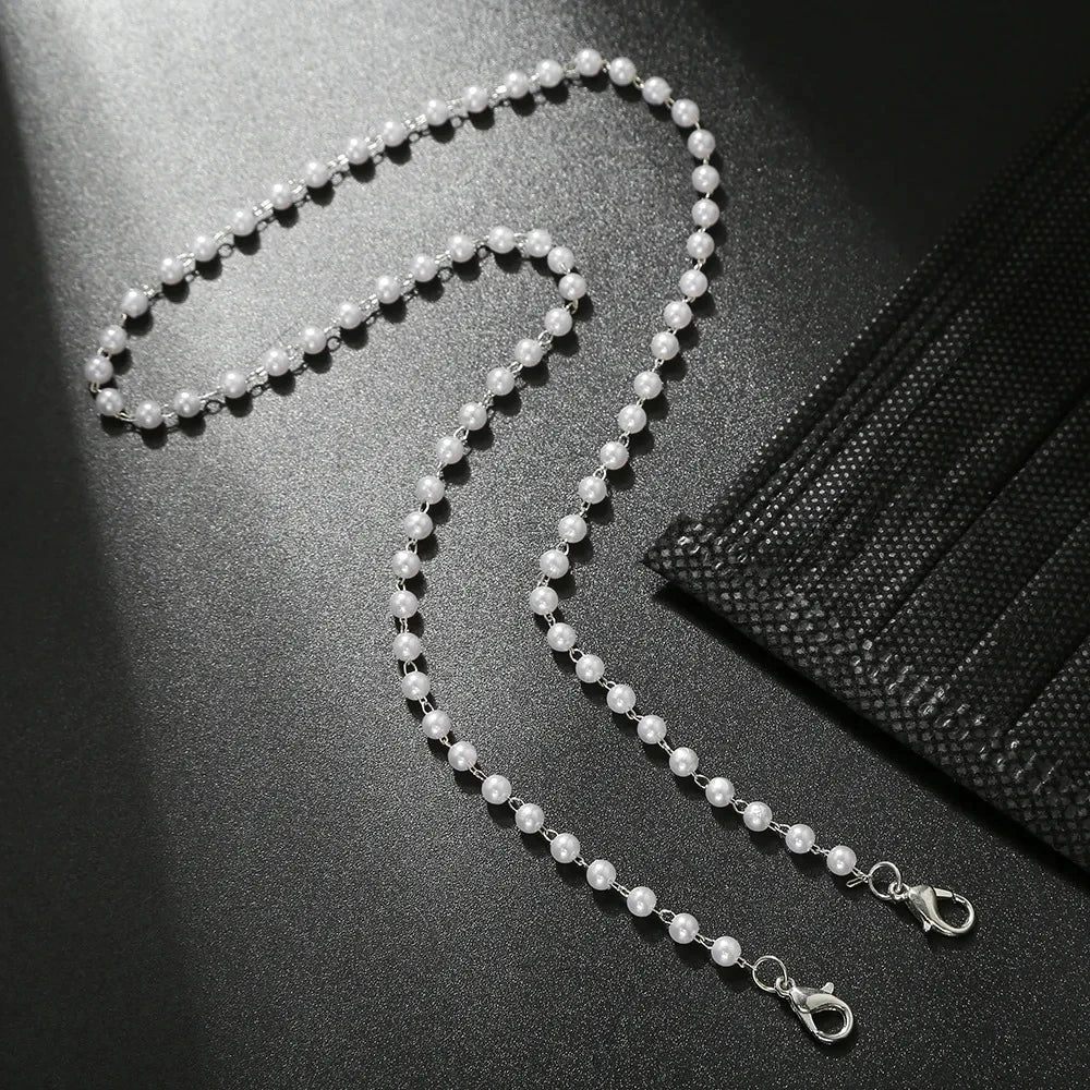 Fashion Eyeglasses Chain Imitation Pearl Beaded Trendy Women Outside Casual Sunglasses A detail view