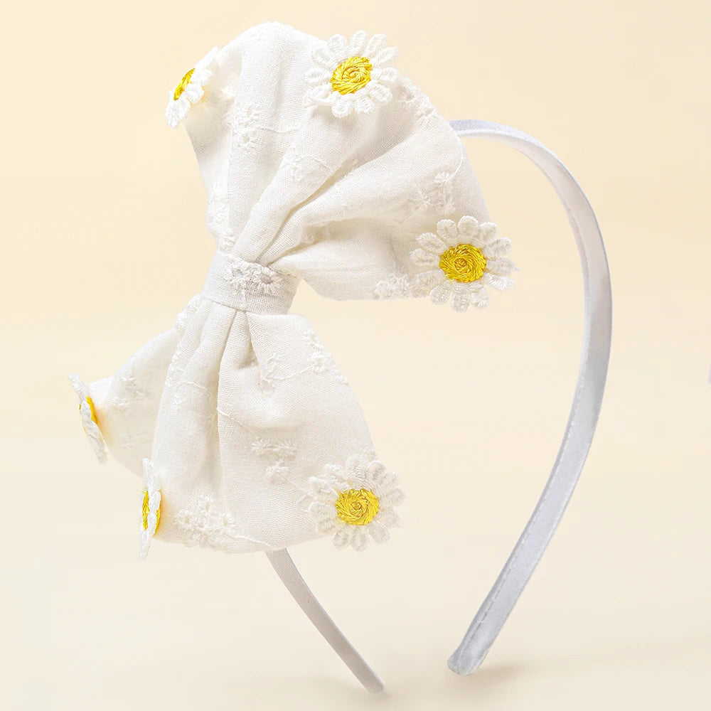 2 PC Daisy Hair Clips Girls White Bow Hair Clips Simple Flower Hair Accessories Hair C close-up view