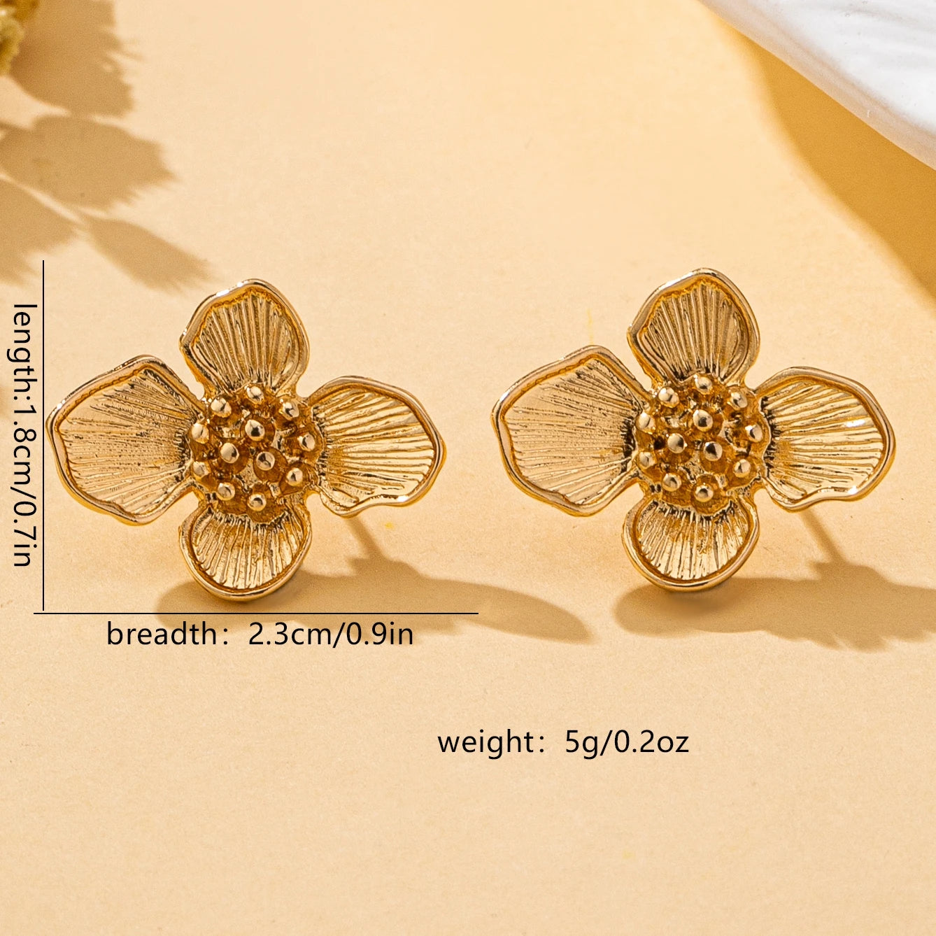 Women's Fashion Earrings Bohemian Style Three-Dimensional Flower Earrings in Green, Purple, White, and Gold, Elegant and Simple Earrings Suitable for Daily Wear and Vacation Wear, No Box