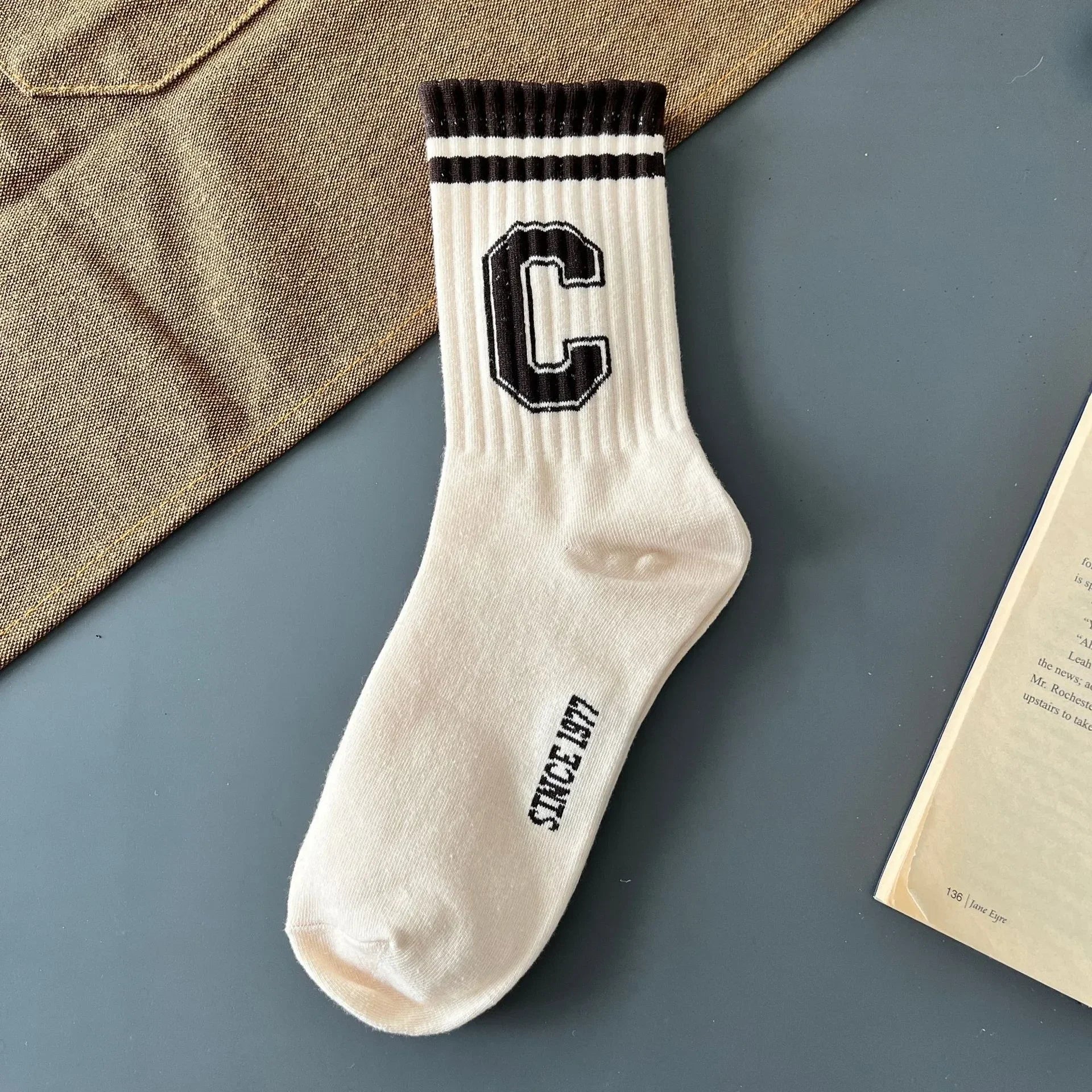1/3/5/8 Pairs Retro American Men's Mid-rise Socks Women Ins-style Casual Sports Baske alternate view