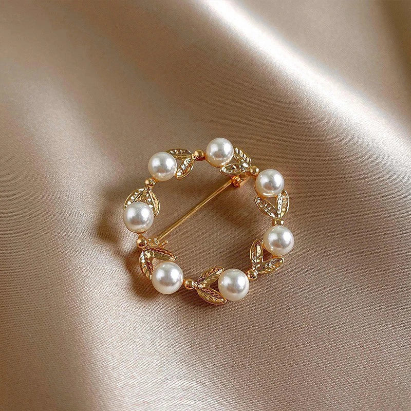 Elegant Pearl Flower Brooch Pin Badge For Women Girls Fashion Clothes Decoration Jewelry Gifts