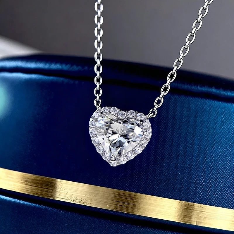 Huitan Heart Women Pendant Necklace Romantic Wedding Party Simple Style Accessories Inla detail view